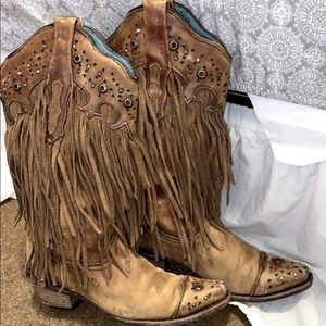 Super cute size 6 boots!!! Vintage boots!!